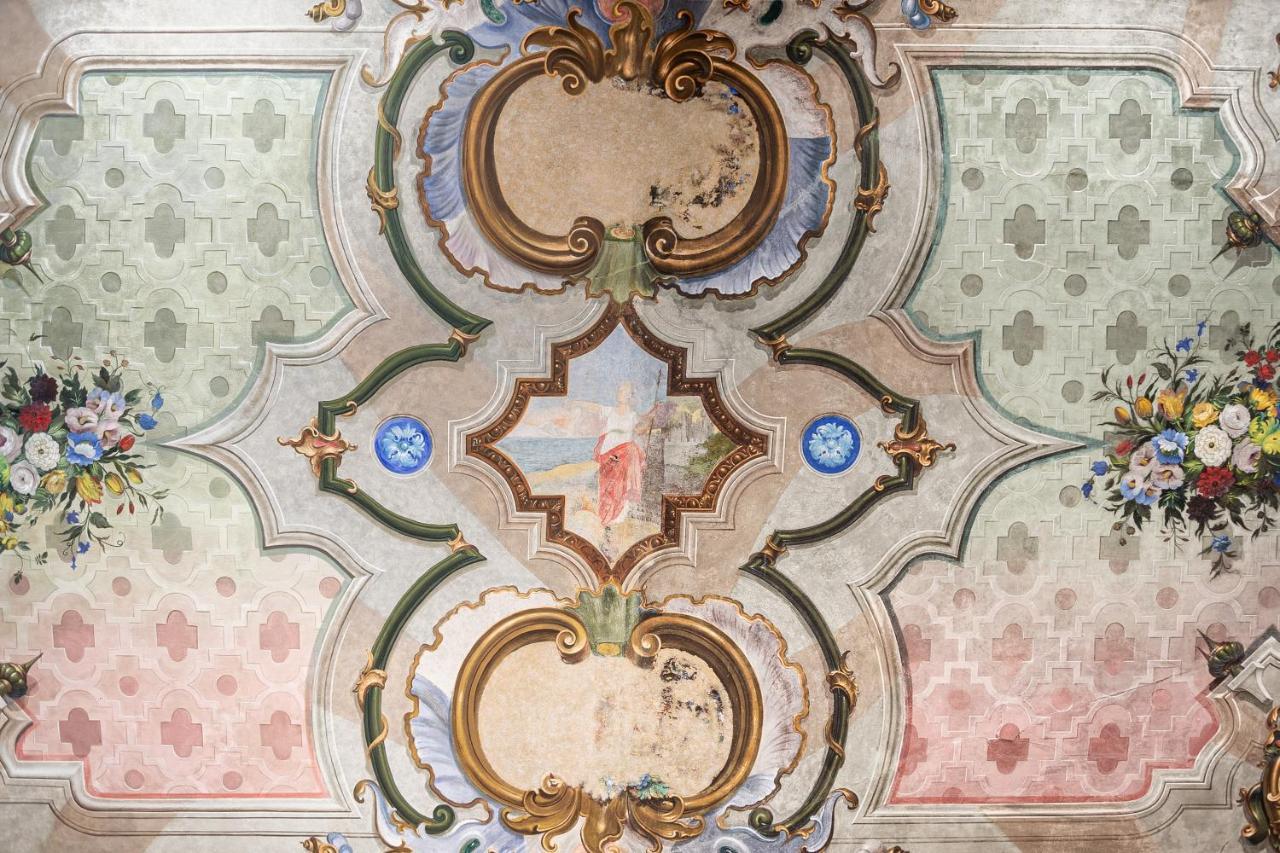 شقة Palazzo Mia By Icasamia It Castello Cabiaglio المظهر الخارجي الصورة