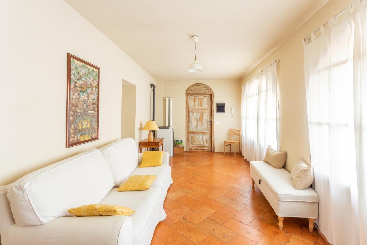 شقة Palazzo Mia By Icasamia It Castello Cabiaglio المظهر الخارجي الصورة