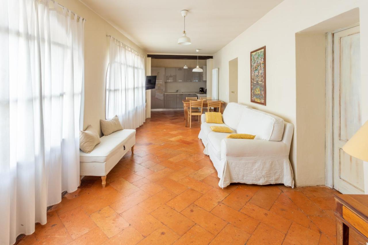 شقة Palazzo Mia By Icasamia It Castello Cabiaglio المظهر الخارجي الصورة