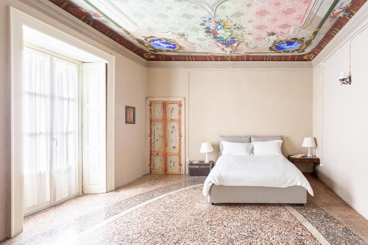 شقة Palazzo Mia By Icasamia It Castello Cabiaglio المظهر الخارجي الصورة
