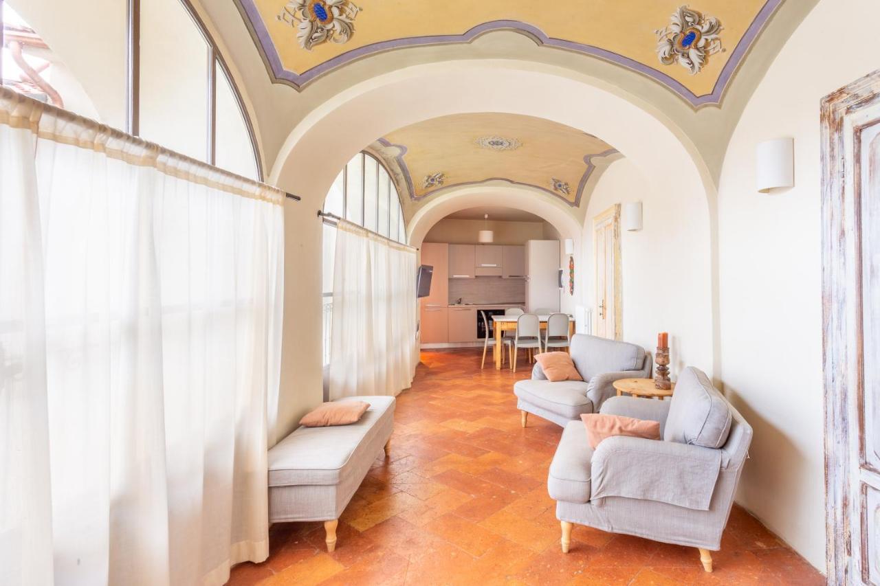 شقة Palazzo Mia By Icasamia It Castello Cabiaglio المظهر الخارجي الصورة