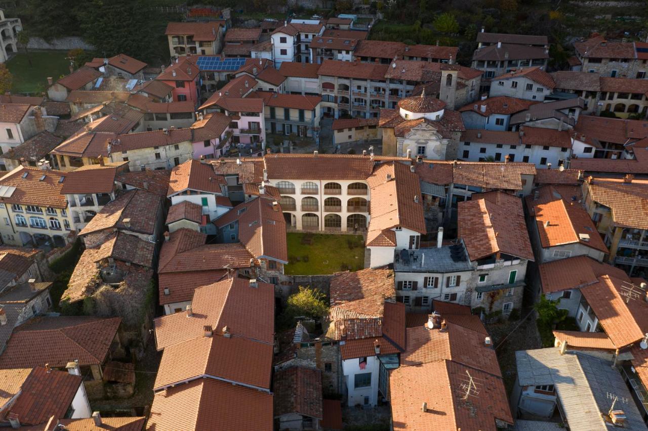 شقة Palazzo Mia By Icasamia It Castello Cabiaglio المظهر الخارجي الصورة