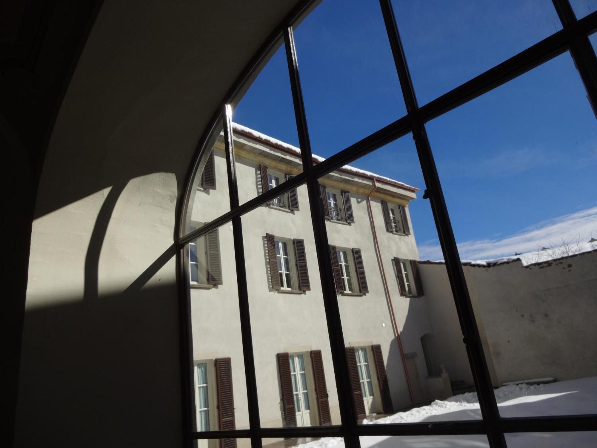 شقة Palazzo Mia By Icasamia It Castello Cabiaglio الغرفة الصورة