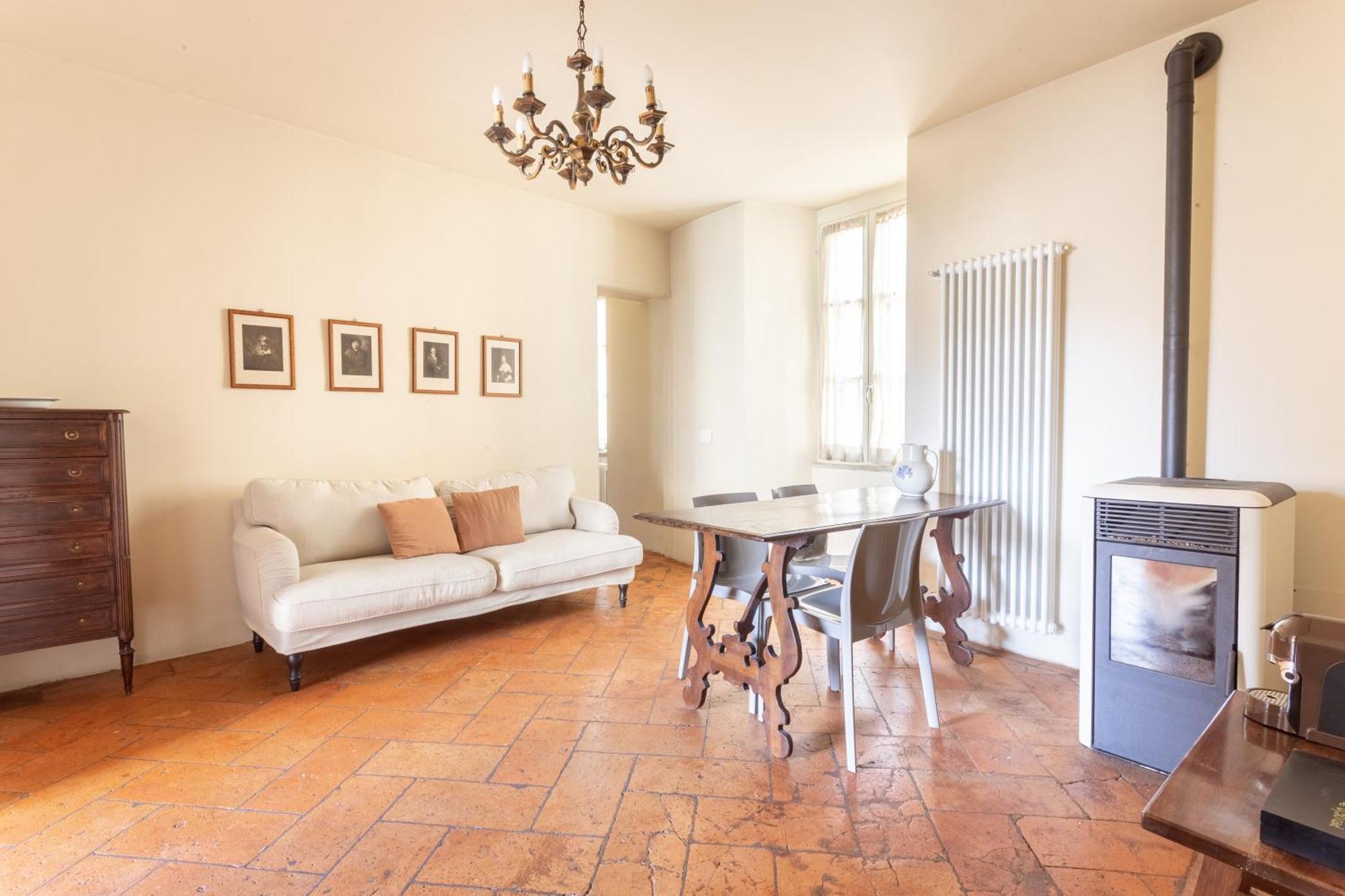 شقة Palazzo Mia By Icasamia It Castello Cabiaglio الغرفة الصورة